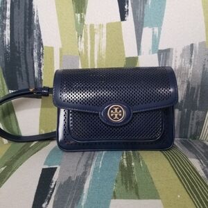 Tory Burch Robinson Perforated Convertible Shoulder Bag In Royal Navy